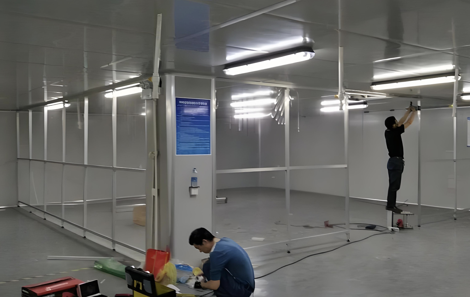 Clean Shed Aluminum Profile Frame Installation2.jpg Clean Shed Aluminum Profile Frame Installation2.jpg
