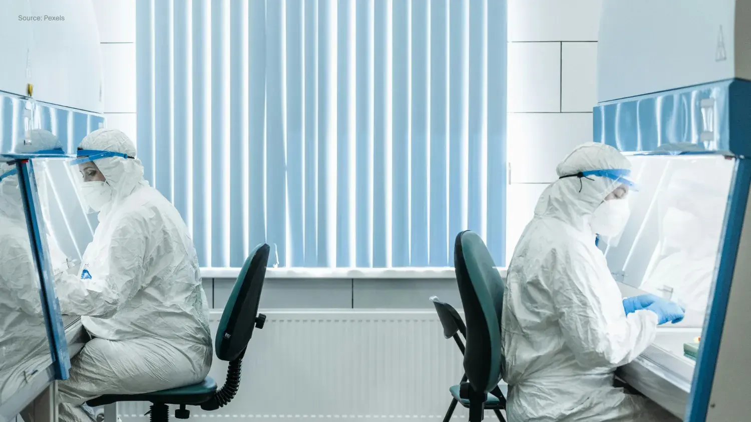 Key cornerstones for quality-compliant production of cleanroom products | CWS Key cornerstones for quality-compliant production of cleanroom products | CWS