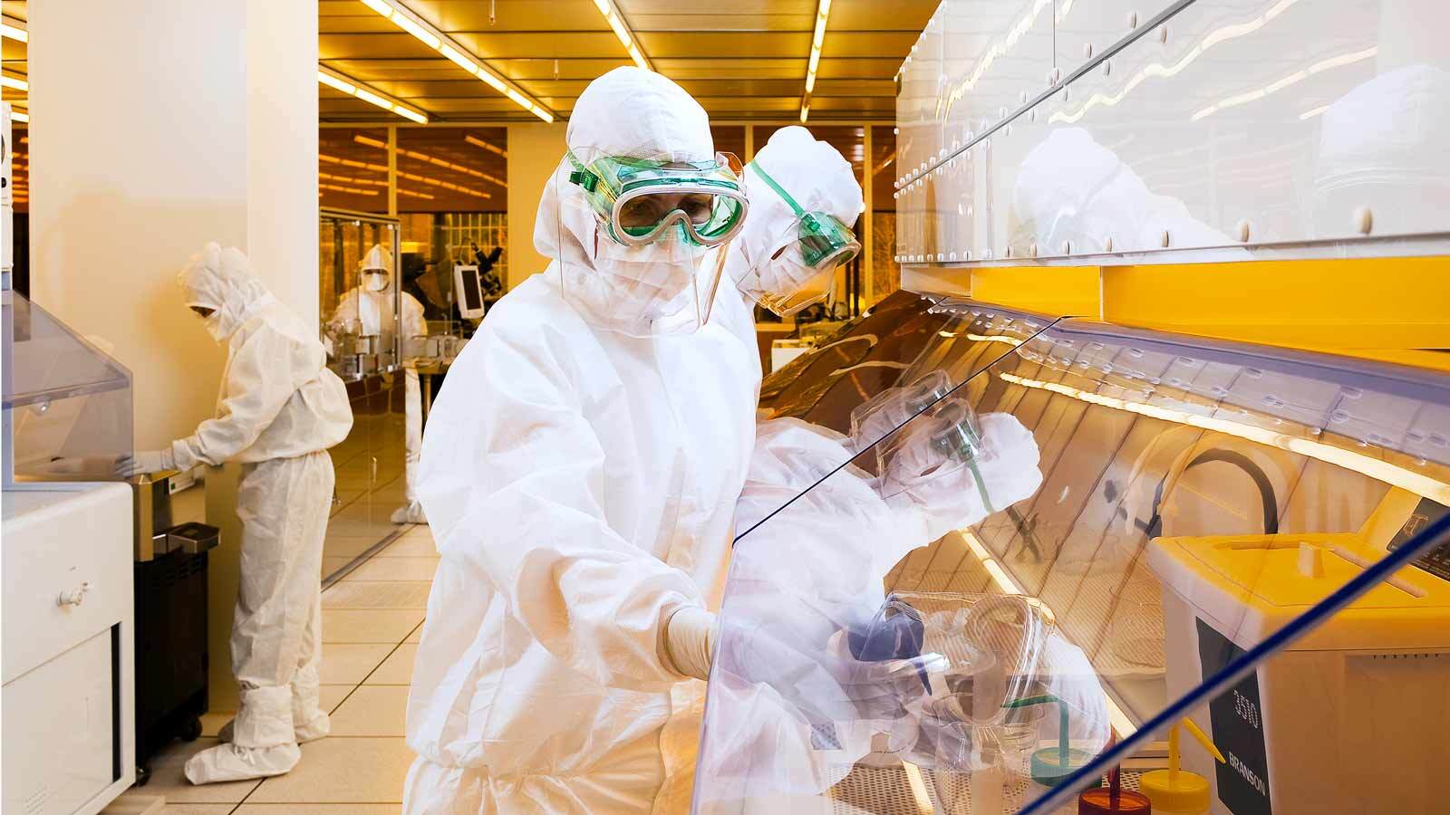 Workplace-Insights_Proper Cleanroom Gowning_Article Workplace-Insights_Proper Cleanroom Gowning_Article