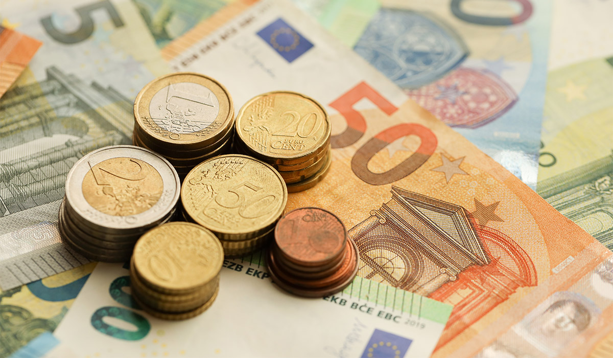Which age group spends most money as Ireland's biggest cash users revealed