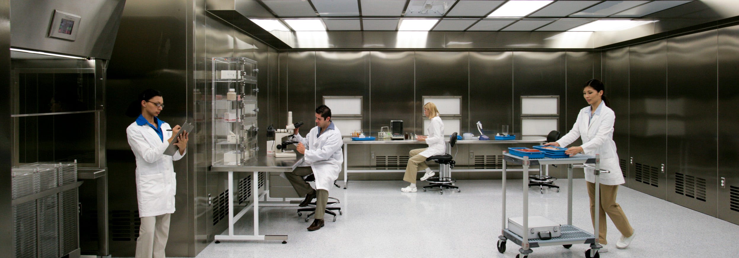ISO5 - ISO 8 Cleanroom Applications, Uses, and Installation Photos ISO5 - ISO 8 Cleanroom Applications, Uses, and Installation Photos
