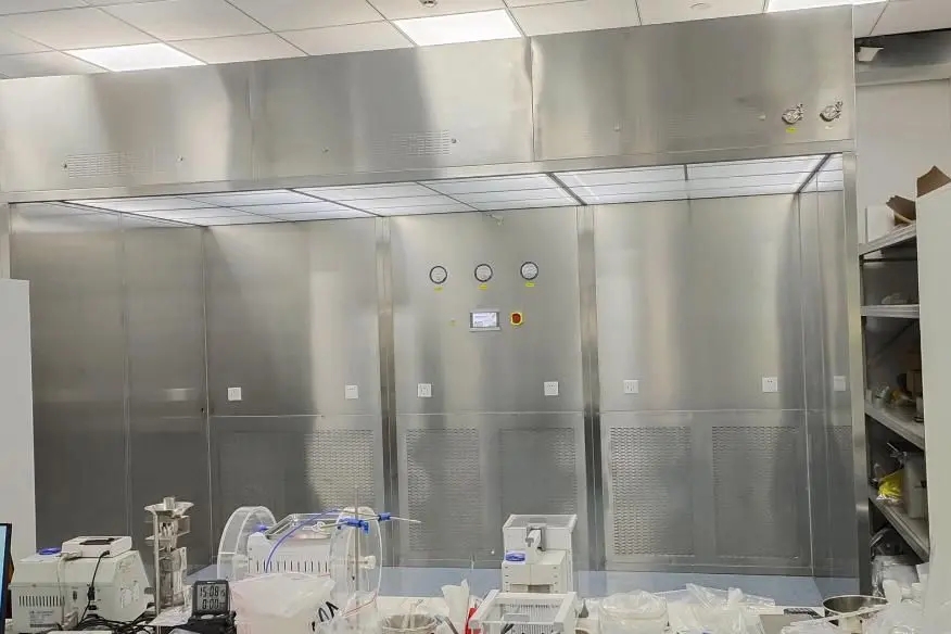 ebd3bbc6d566c1ef3fa4bfc69d02c138_Dispensing-booth2.jpg