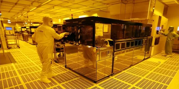Semiconductor cleanrooms