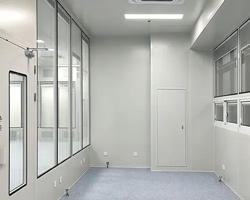 ISO 7 Hardwall Cleanroom - Interior View