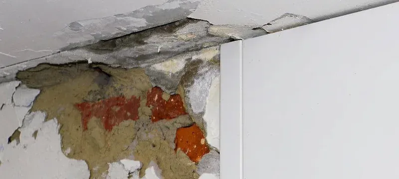 Rough shedding surfaces from poor cleanroom material selection