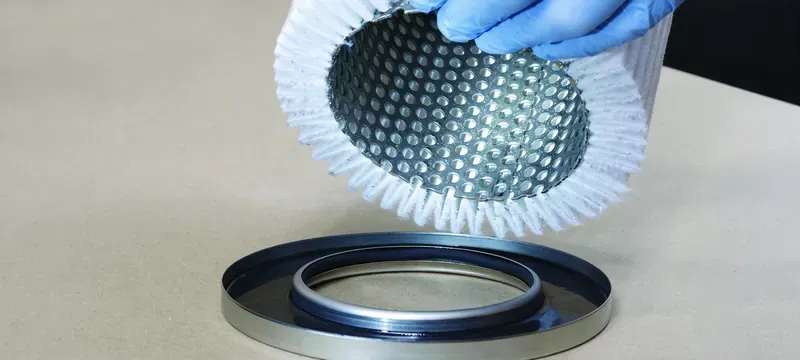 Filter gasket seal frame fit inspection close up